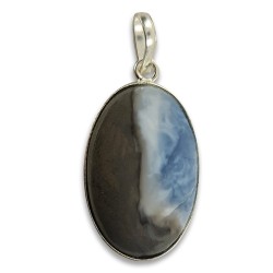 Oval agate pendant
