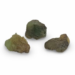 Raw peridot (1 piece)